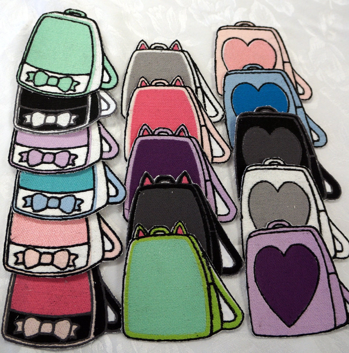 Itabag Bügelbild - Verschiedene Farben Und Stile | Katzenohr, Schleife Herz Verfügbar Itabag Bügelbild - Verschiedene Farben Und Stile | Katzenohr, Schleife Herz Verfügbar von AutumnColour