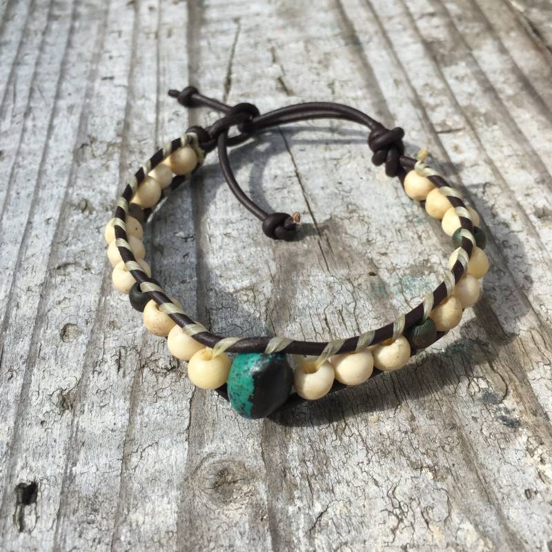 Türkisfarbenes Leder-Wickelarmband Im Boho-stil Mit Gratis Kordelbeutel Boho Armbänder, Hippie Türkise Lederperlen von AutumnDawnChicago