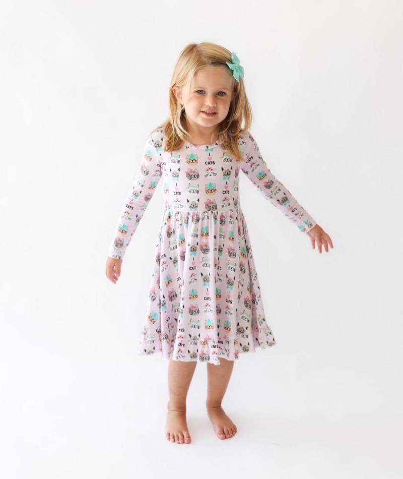 I Love Cats Multicolor Bamboo Twirl Kleid Für Mädchen - Lange Ärmel, Rüschenkante Perfekt Katzenliebhaber Mädchenbekleidung Kleinkindbekleidung von AutumnMoonKids