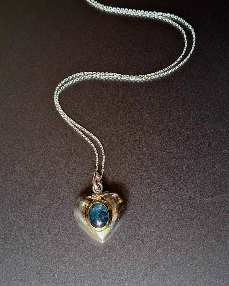 925 Silberanhänher Mit Gold Und Aquamarin/ Anhänger Herz/ Aquamarinanhänger/ Unikat/ Geschenk Für Sie von Auwaldschmiede