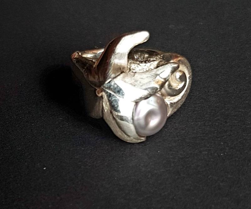 925 Silberring Mit Perle/ Statementring/ Goldschmiedearbeit/ Ausgefallener Unikatschmuck/ Meer von Auwaldschmiede