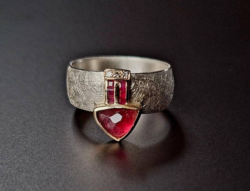 Silberring Mit Gold, Rubin Und Turmalin/ Turmalinring/ Rubinring/ Edles Einzelstück/ Handgearbeiteter Ring/ Schmuckset von Auwaldschmiede