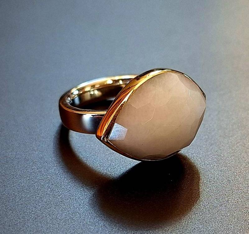 Silberring Mit Goldfassung Und Kascholong Silberring Mit Goldfassung Und Kascholong von Auwaldschmiede