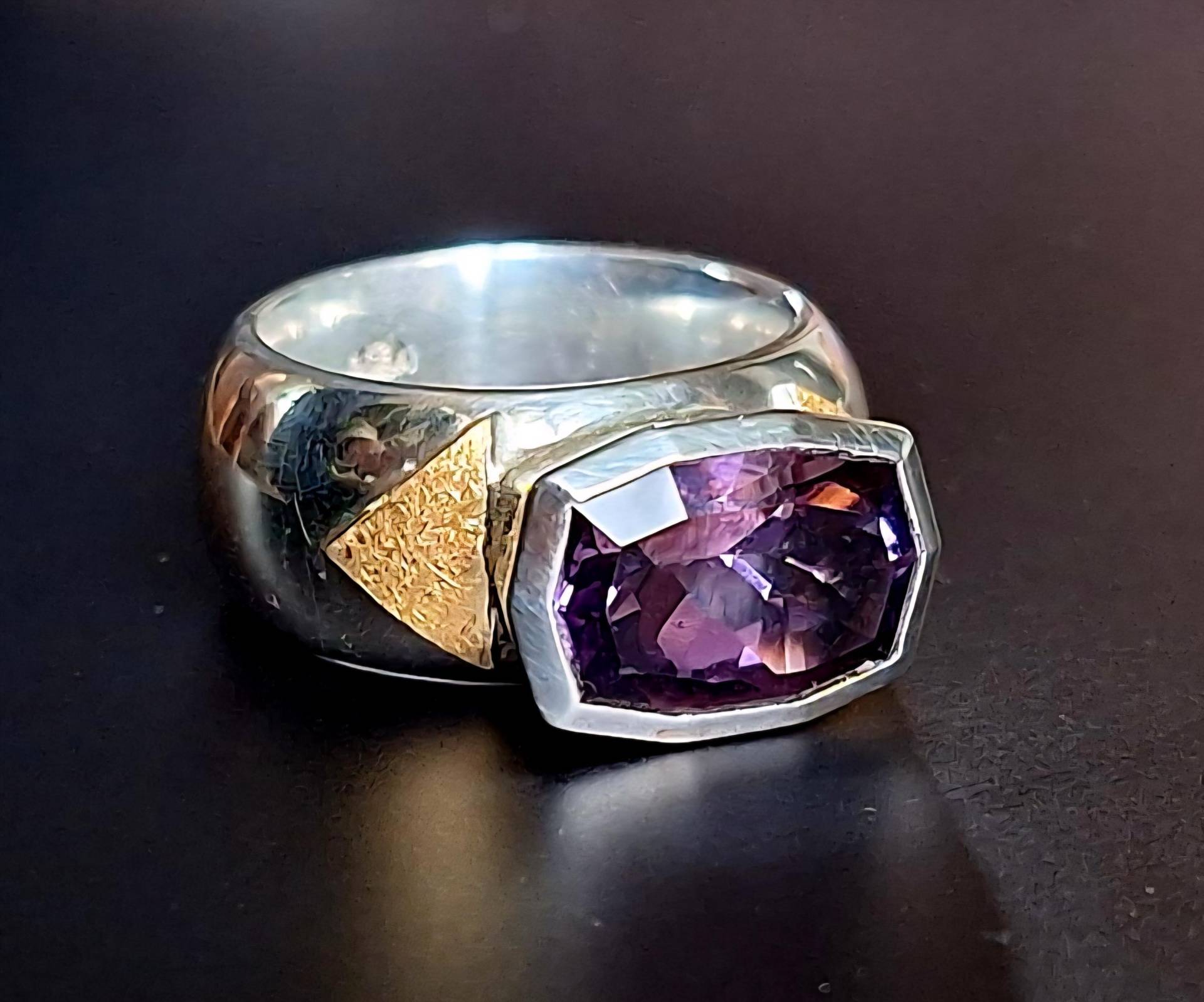 Wunderschöner, Massiver Silberring Mit Herrlichem Amethyst Wunderschöner, Massiver Silberring Mit Herrlichem Amethyst von Auwaldschmiede