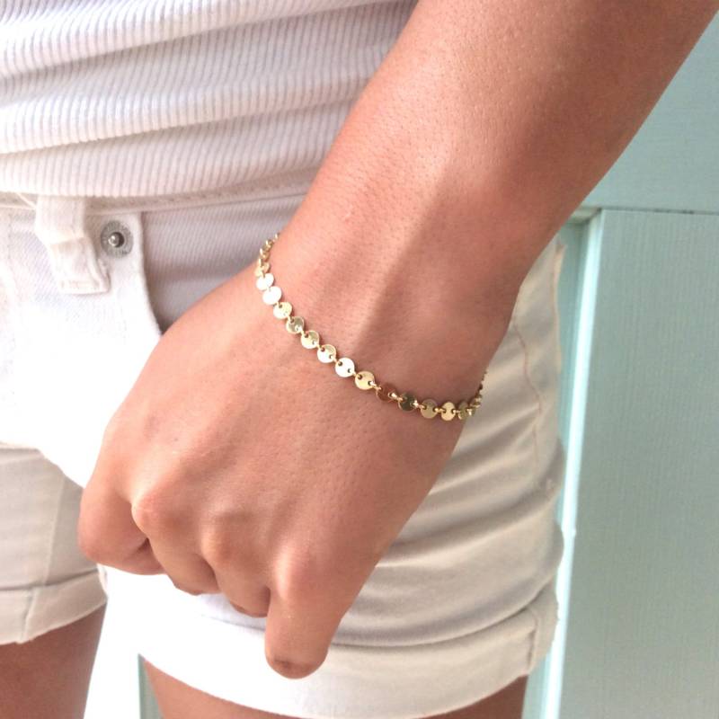 14K Gold Filled Disc Armband Zierliches Armband von AvaHopeDesigns