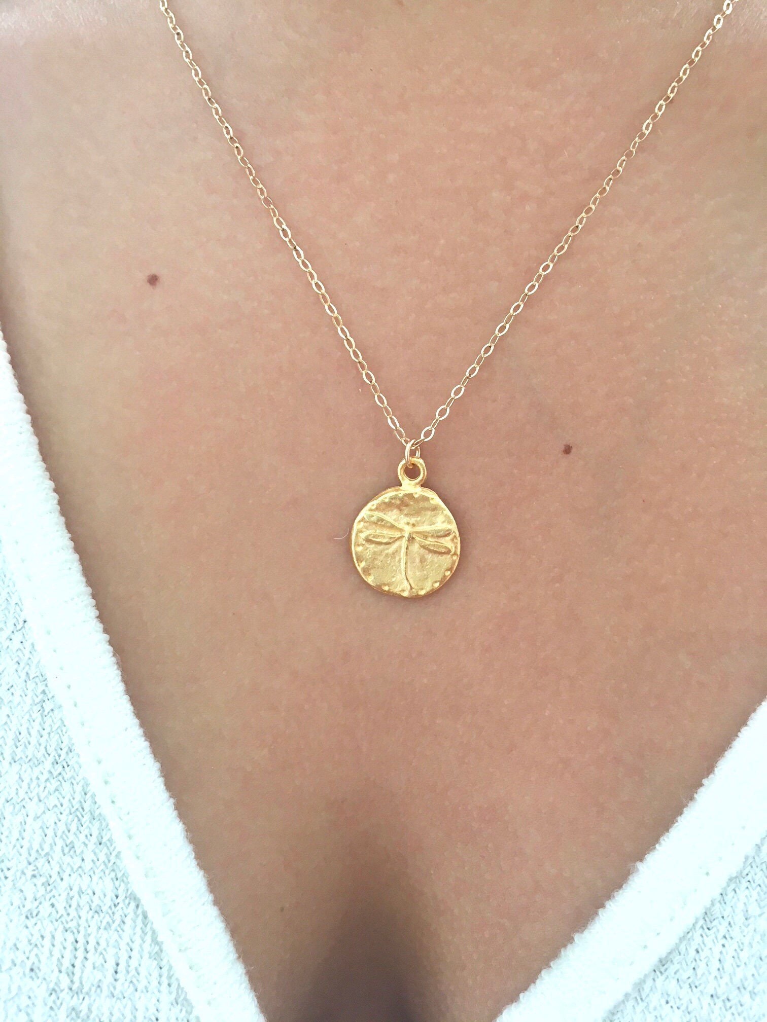 Zierliche Goldene Libellen Kette Vermeil Sterling Silber Charm Anhänger von AvaHopeDesigns