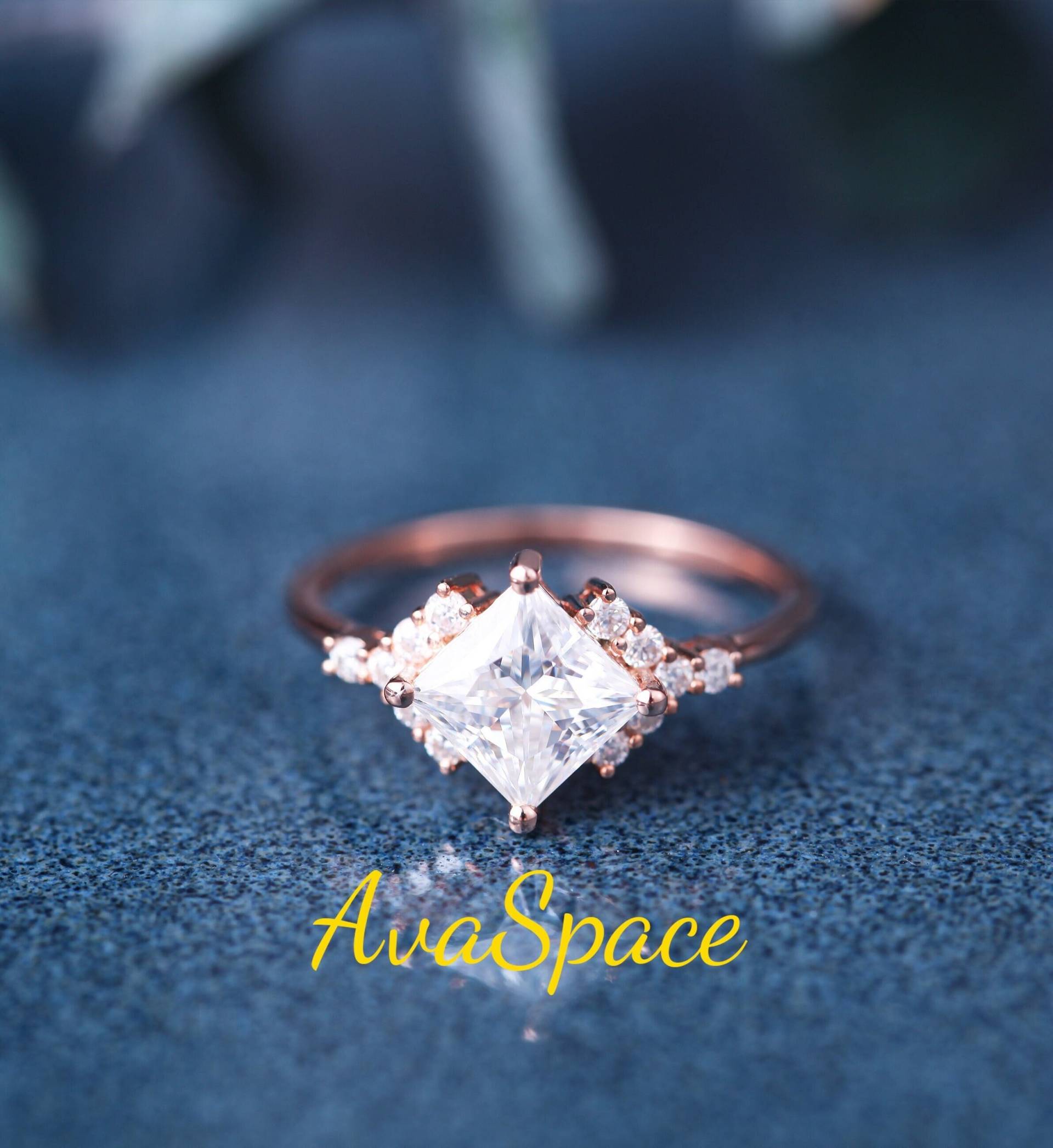 1Ct Moissanit Verlobungsring, 6mm Princess Cut Ring, 14K Roségold Einzigartiger Art Deco Ehering, Ringe Für Frauen von AvaSpace