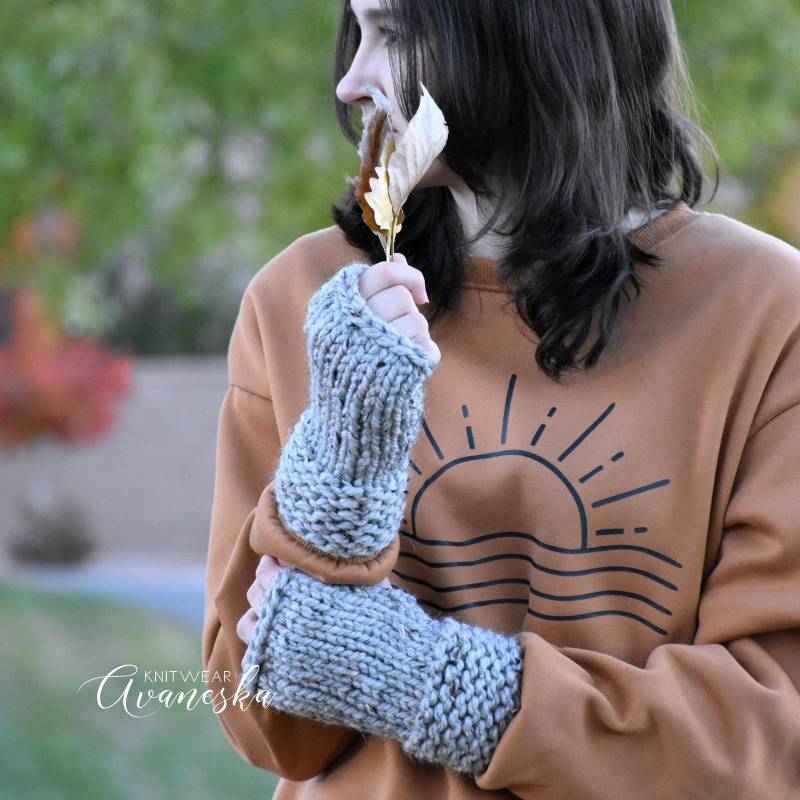 Damen Strick Armstulpen Handgelenkswärmer Fingerlose Handschuhe Stulpen | Die Falschsteine von Avaneska