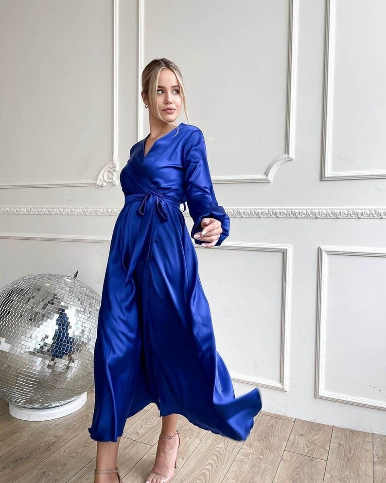 Königsblaues Midikleid, Seidenkleid Für Brautjungfern, Brautjungfernkleid, Wickelkleid Taille, Lange Ärmel Kleid Blau, Brautjungfernkleid Midi von AvantArtStudio