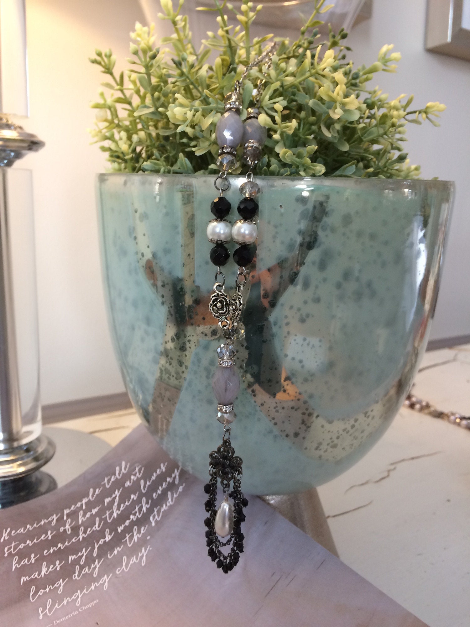 Perlenkette Im Vintage-stil 22-Zoll-Schwarzes Zweckentfremdetes Design Perlenkette Im Vintage-stil 22-Zoll-Schwarzes Zweckentfremdetes Design von AvantCarde