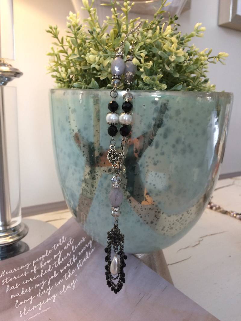 Perlenkette Im Vintage-stil 22-Zoll-Schwarzes Zweckentfremdetes Design Perlenkette Im Vintage-stil 22-Zoll-Schwarzes Zweckentfremdetes Design von AvantCarde