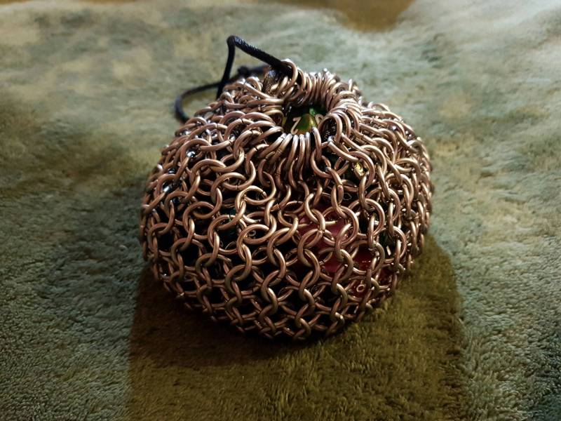 Chainmail Würfel Tasche von Avantina