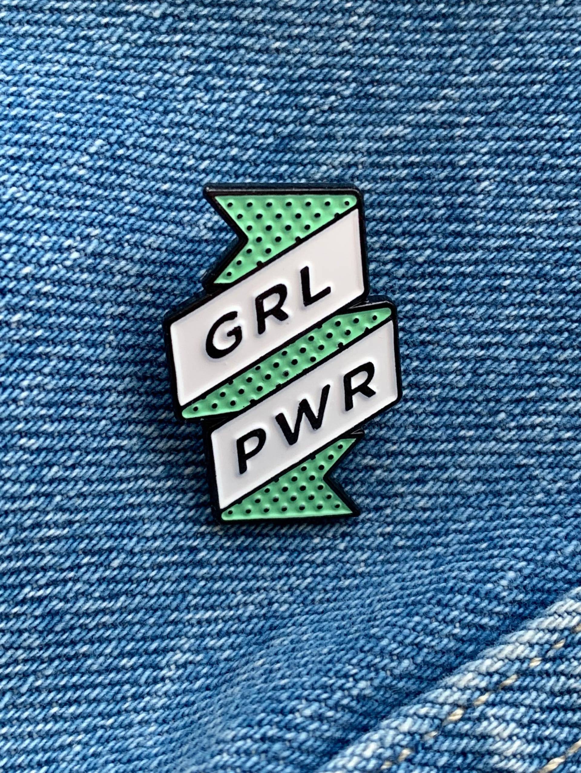 Grl Pwr Emaille Pin Anstecker in Mintgrün, Ein Tolles Geschenk Für Starke Frauen von AvasGlitterGirls
