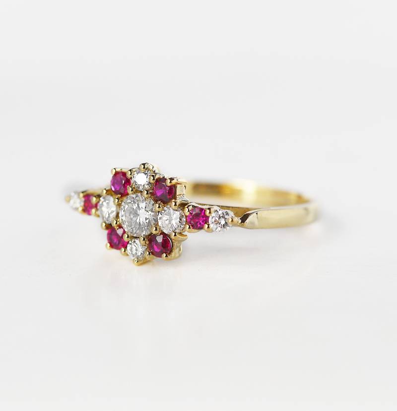 Rubin-Diamant-Ring in 18 Ct Gelbgold von Avasca