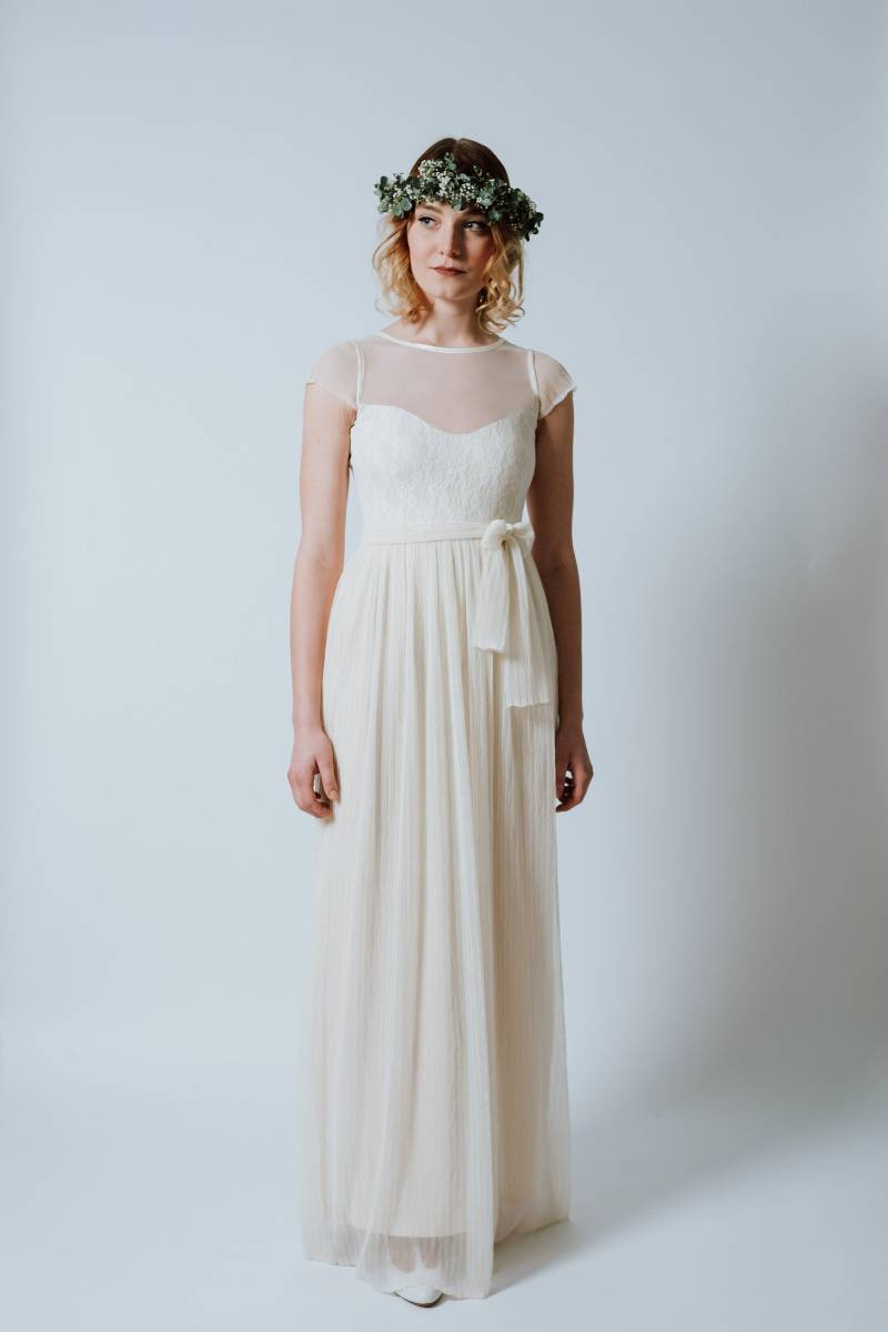 Brautkleid "My Fair Lady" Lang Mit Tiefen Rücken von AveevABoutique