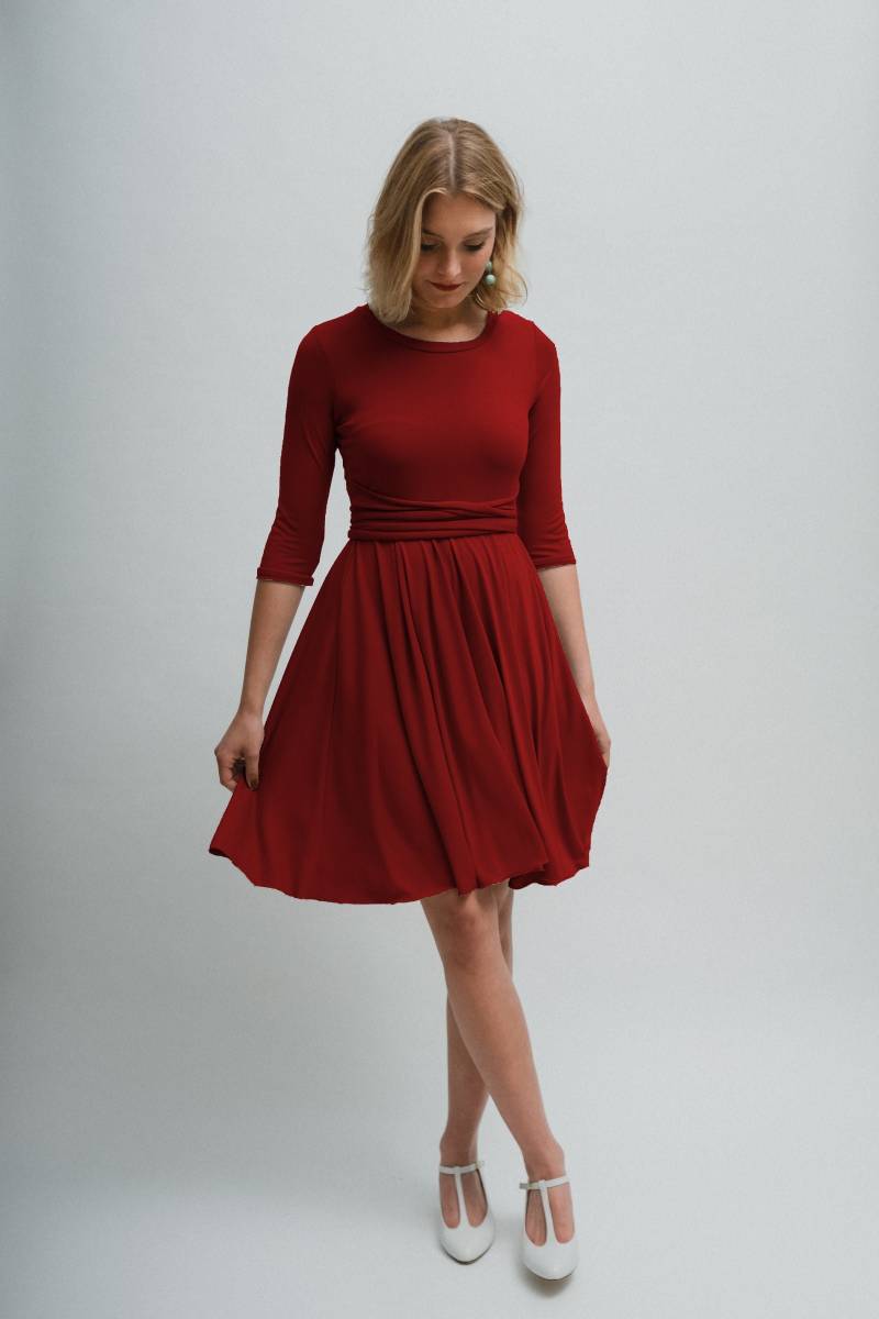 Jerseykleid "Jade" Knielang in Rot von AveevABoutique