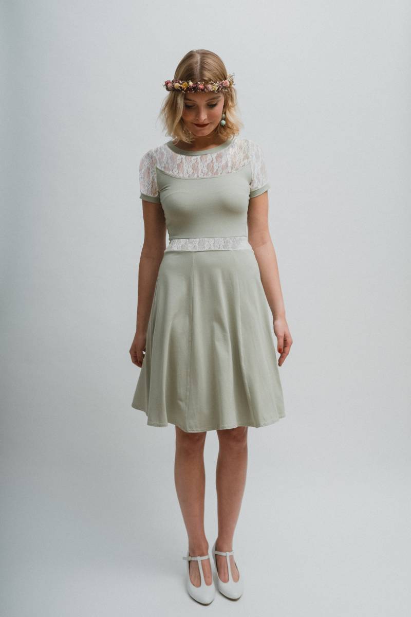 Jerseykleid "Papillon" Knielang Mit Spitze in Lind von AveevABoutique