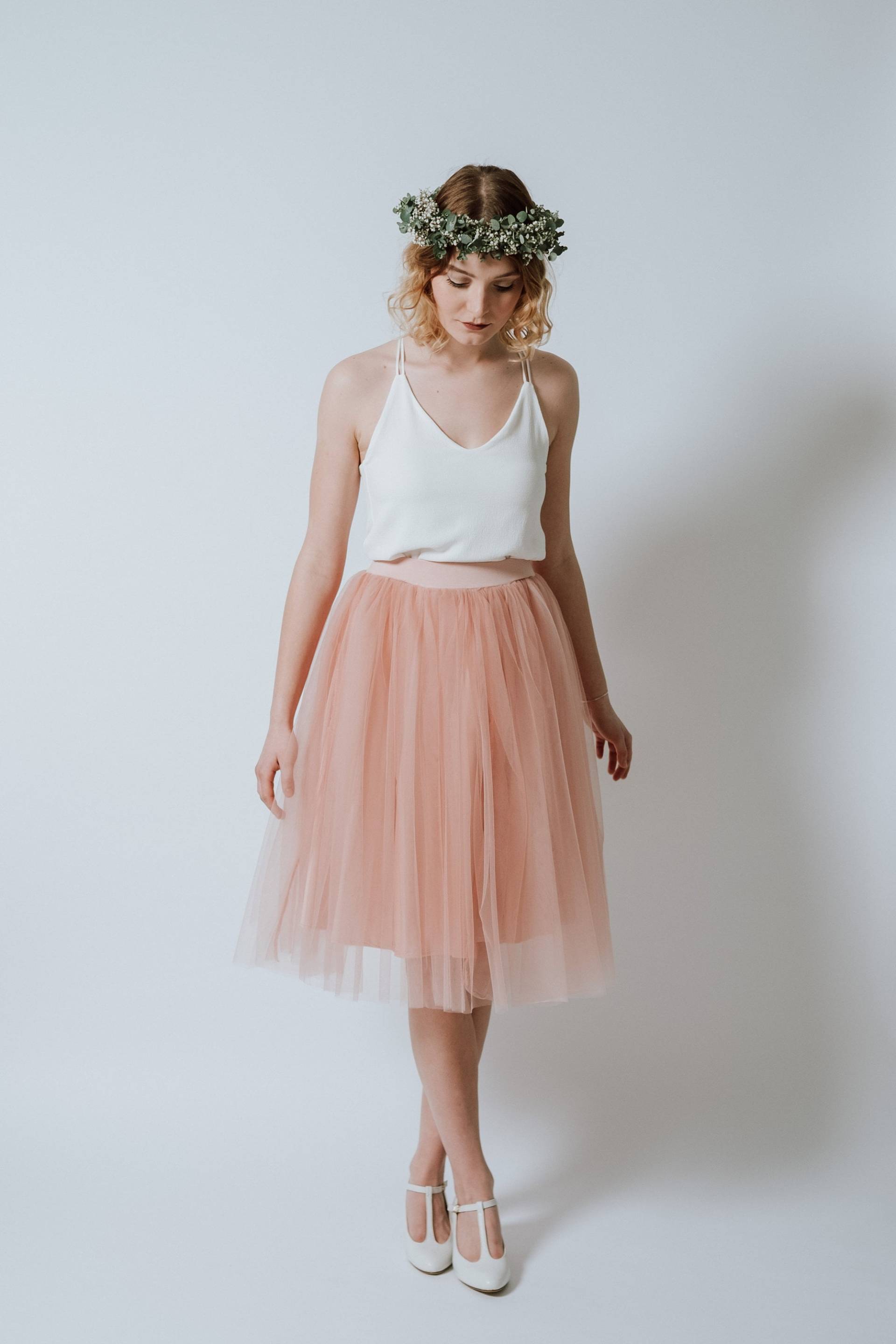 Kleid "Pearl Blush" Mit Großem Tüllrock in Pfirsichrosa von AveevABoutique