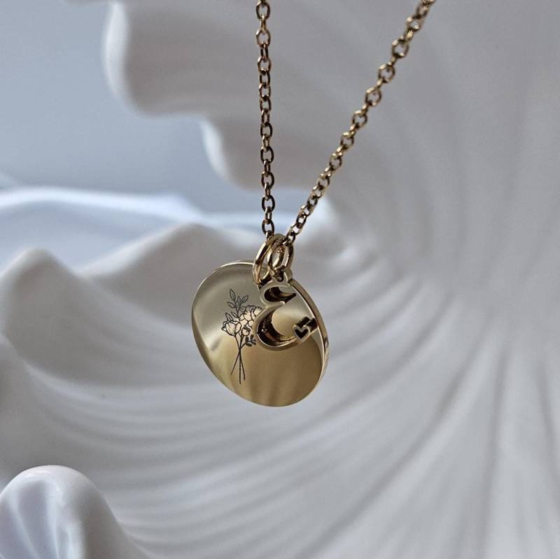 Personalisierter Schmuck Mit Gravur-Geschenk Zur Geburt, Taufe, Hochzeit-Geburtsblume-Halskette-Kette-Edelstahl 18K Vergoldet Personalisierter Schmuck Mit Gravur-Geschenk Zur Geburt, Taufe, Hochzeit-Geburtsblume-Halskette-Kette-Edelstahl 18K Vergoldet von AvellineJewelry