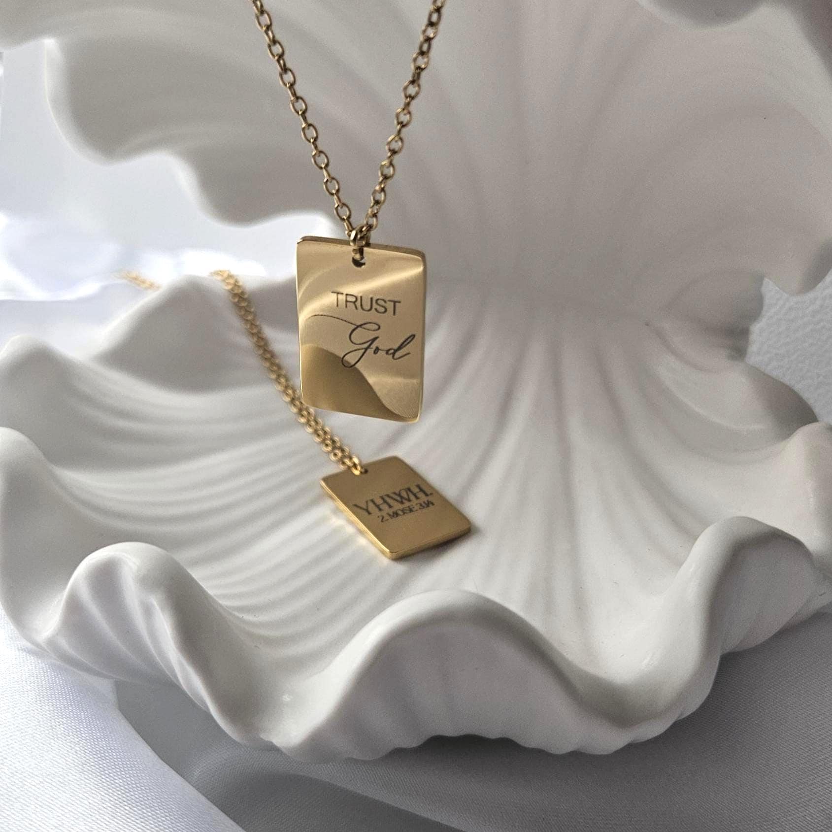 Trust God Halskette - 18K Edelstahl | Gravur Vorder- & Rückseite Christlicher Schmuck Geschenk Für Taufe, Kommunion Konfirmation Trust God Halskette - 18K Edelstahl | Gravur Vorder- & Rückseite Christlicher Schmuck Geschenk Für Taufe, Kommunion Konfirmation von AvellineJewelry
