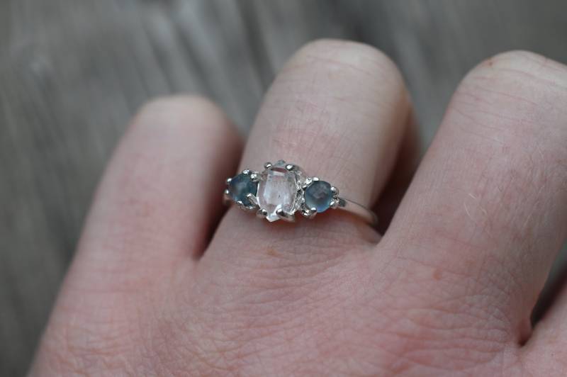 Roher Saphir Verlobungsring Herkimer Diamant Ehering Einzigartiger Abschluss Edelstein Sterling Silber Versprechensring Größe 3 4 5 6 7 8 9 von Avello