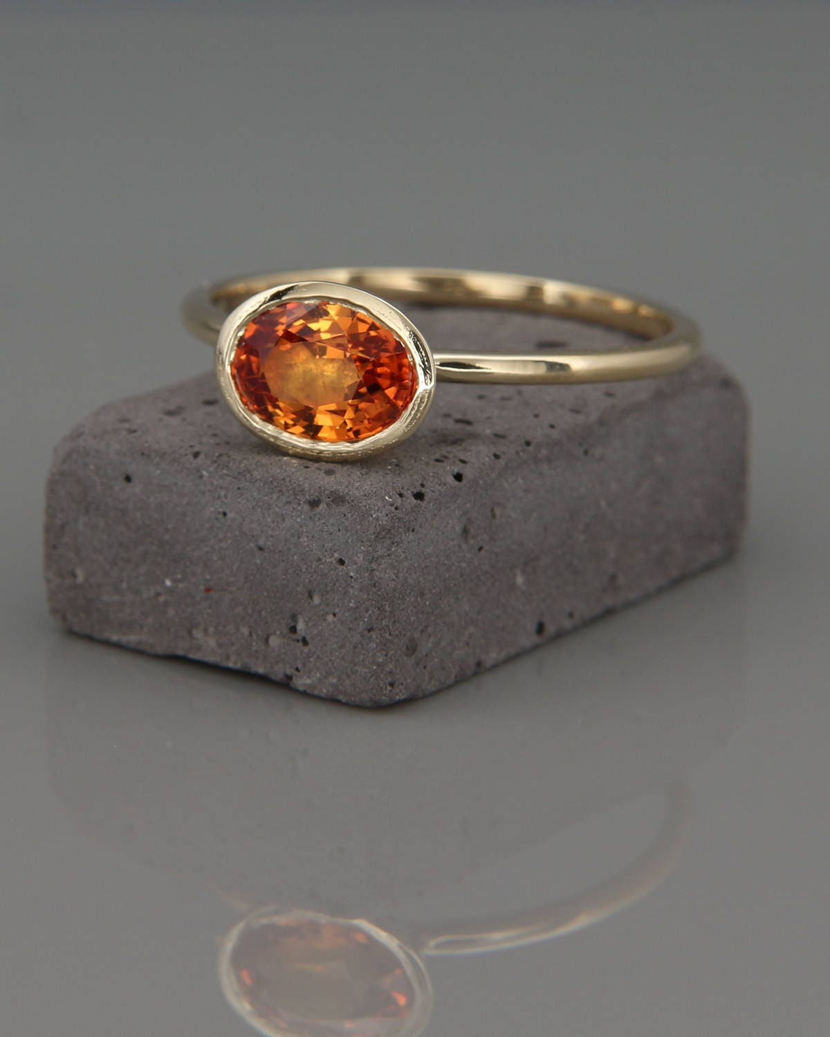 Goldring Mit Natürlichem Orangen Saphir |Handgefertigter Solider 14K Einem Natürlichen Edelstein | Orange Ring von AverieJewelry