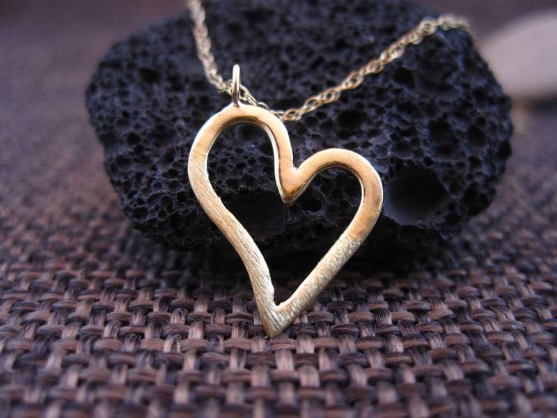 Massive 14K Gold Halskette | Handgemachte Mattierte/Polierte Massive Goldherz-Anhänger-Halskette Sonderedition von AverieJewelry