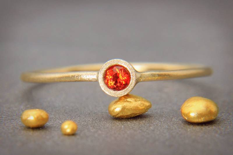 Roter Saphir Ring | Handgemachter Massiver 14K Goldring Mit Rotem Fancy Color Massivgold - September Geburtsstein von AverieJewelry
