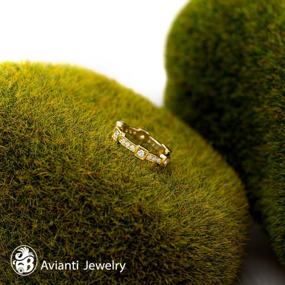 14K Gelbgold Diamant Eternity Ehering von AviantiJewelry