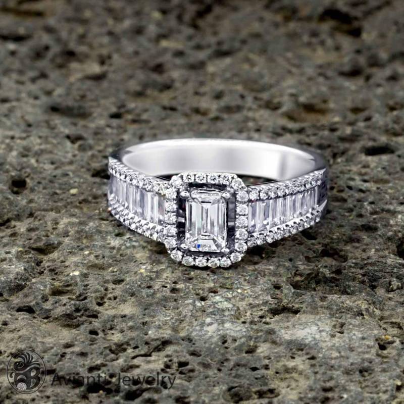 14K Weißgold Baguette Diamant Verlobungsring 14K Weißgold Baguette Diamant Verlobungsring von AviantiJewelry