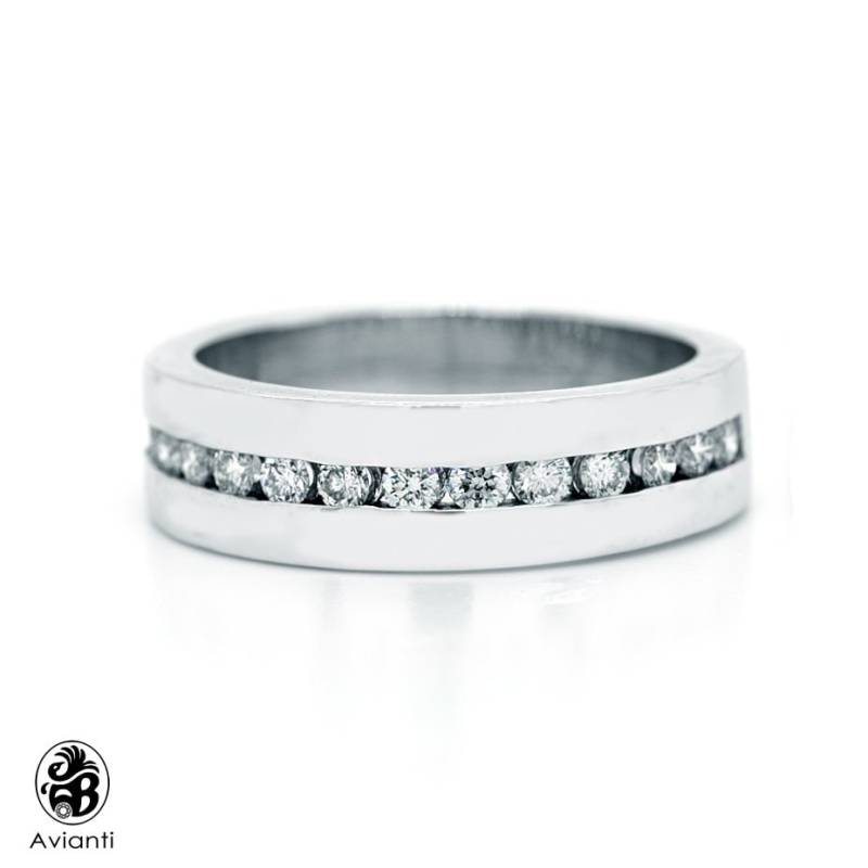 14K Weißgold Diamant Herren Ehering Breiter Ring in Kanalfassung von AviantiJewelry