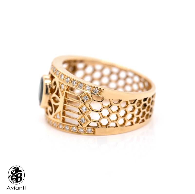 18K Gold Filigree Saphir Ring Mit Diamant Akzenten von AviantiJewelry