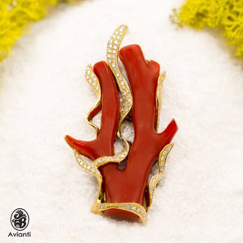 Anhänger Rote Koralle Diamant-Akzent, 750Er Gelbgold von AviantiJewelry