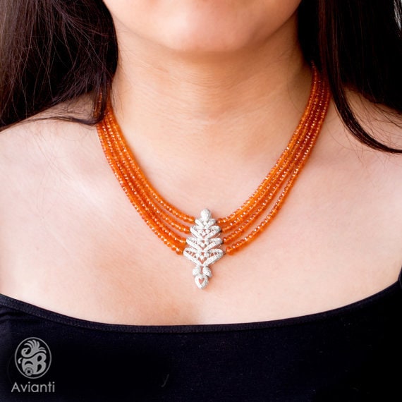 Orange Granat Perlen Halskette Diamant 18Kt Weißgold Anhänger Orange Granat Perlen Halskette Diamant 18Kt Weißgold Anhänger von AviantiJewelry