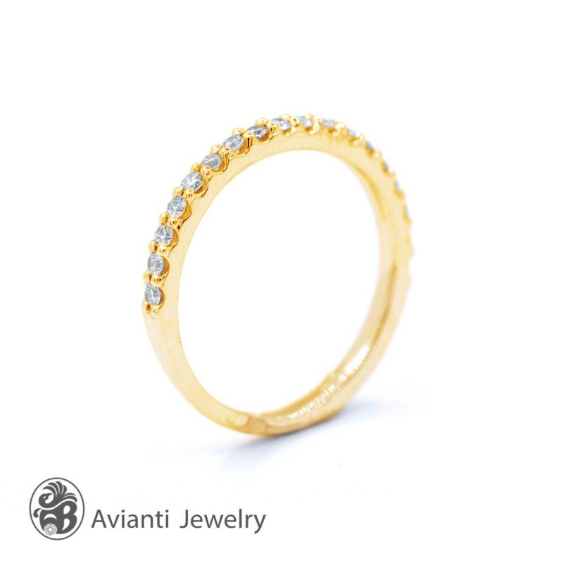 Pave Diamant Ehering Halb Eternity Ring Aus 14K Weißgold von AviantiJewelry