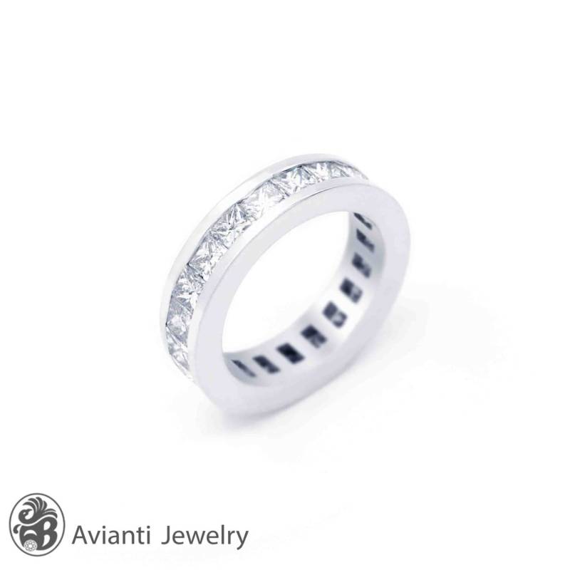 Princess Cut Diamant Eternity Ring 14Kt Weißgold Ring Princess Cut Diamant Eternity Ring 14Kt Weißgold Ring von AviantiJewelry