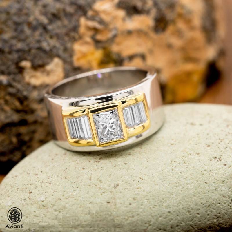 Princess Cut Diamant Verlobungsring 14K Gold Mit Breitem Band von AviantiJewelry