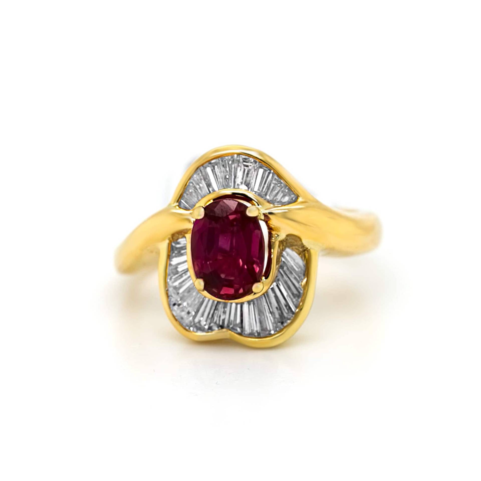 Rubin Ring, Diamant Verlobungsring, Juli Birthstone Oval Roter Gelbgold Ring Mit Taube von AviantiJewelry