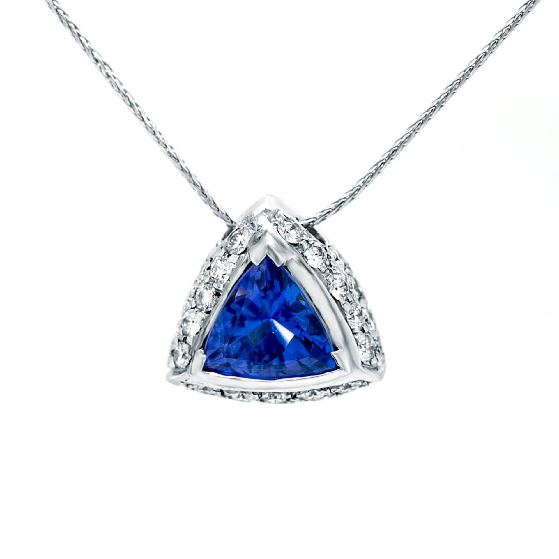 Tansanit-Anhänger, Tansanit - Und Diamant-Anhänger, Trillion-Förmiger Blau-Lila Tansanit Mit Diamanten, Designer-Anhänger von AviantiJewelry