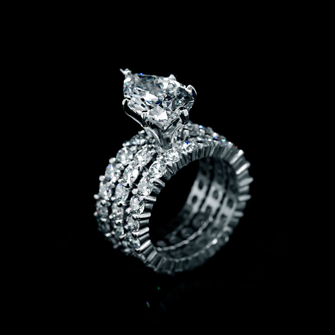 Verlobungsring, Weißgold Diamant Ring, Tropfen Birnen Ring Mit Runden Diamanten, Roter Teppich Kollektion von AviantiJewelry