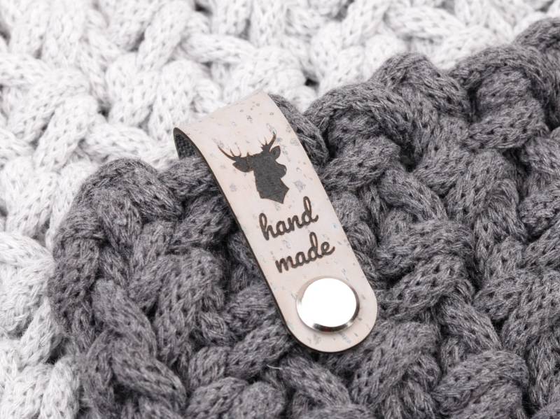 Label Für Häkelkorb, Knicklabel Mit Schraube, Kunstleder Labels Chicago Screws, Schraubniete, Lederlabels "Handmade" Hirsch von AvieArt