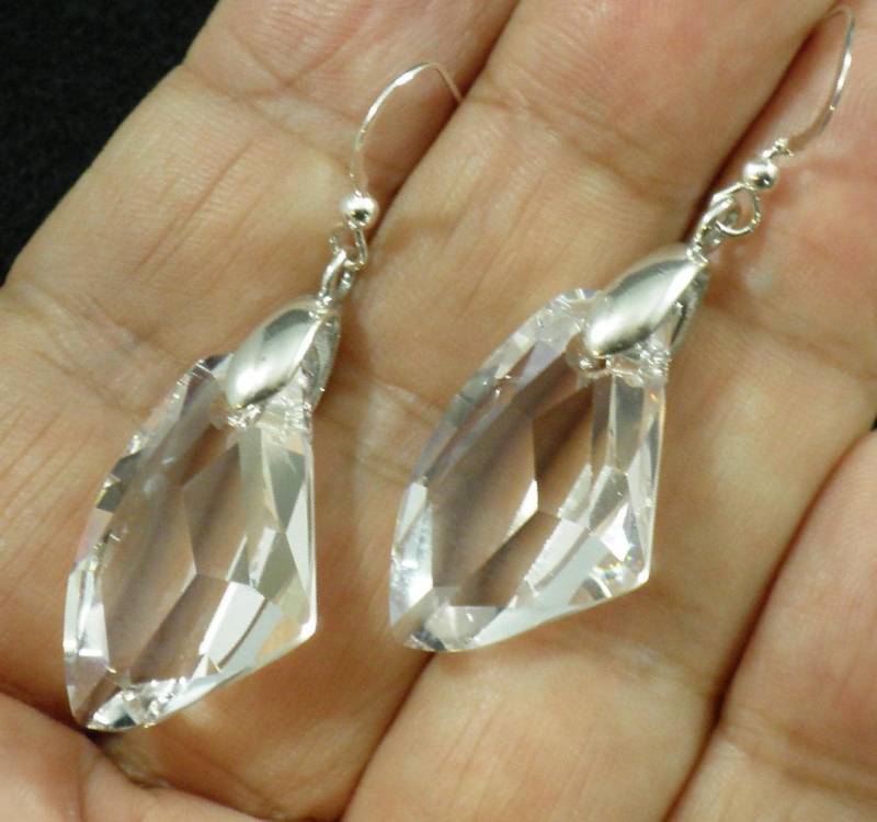 Avilagems Exclusive Swarovski Crystal Clear Galactic .925 Sterlingsilber Ohrringe 4, 5 cm Mittel von Avilagems