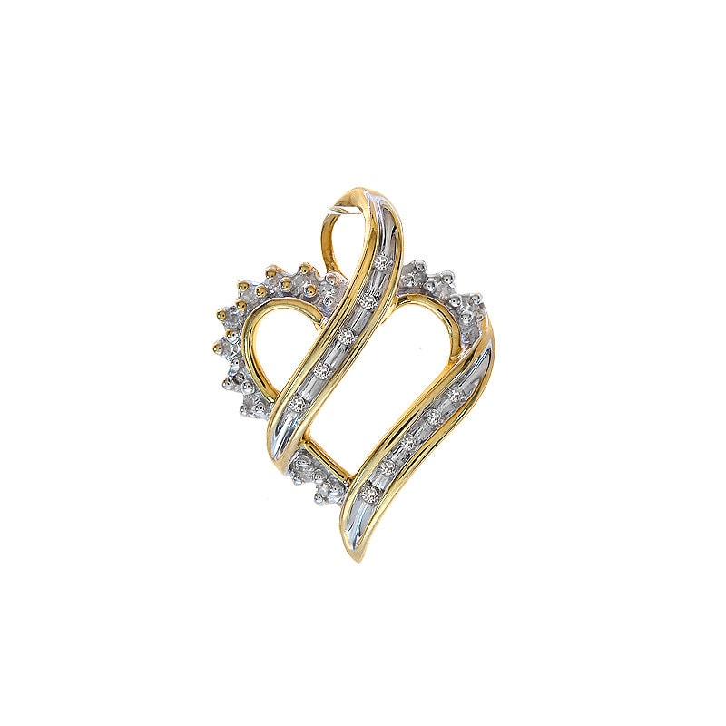 0.15 Karat Rund/Baguette Schliff Diamant Herz Anhänger in 10K Gelbgold von AvitalandCoJewelry