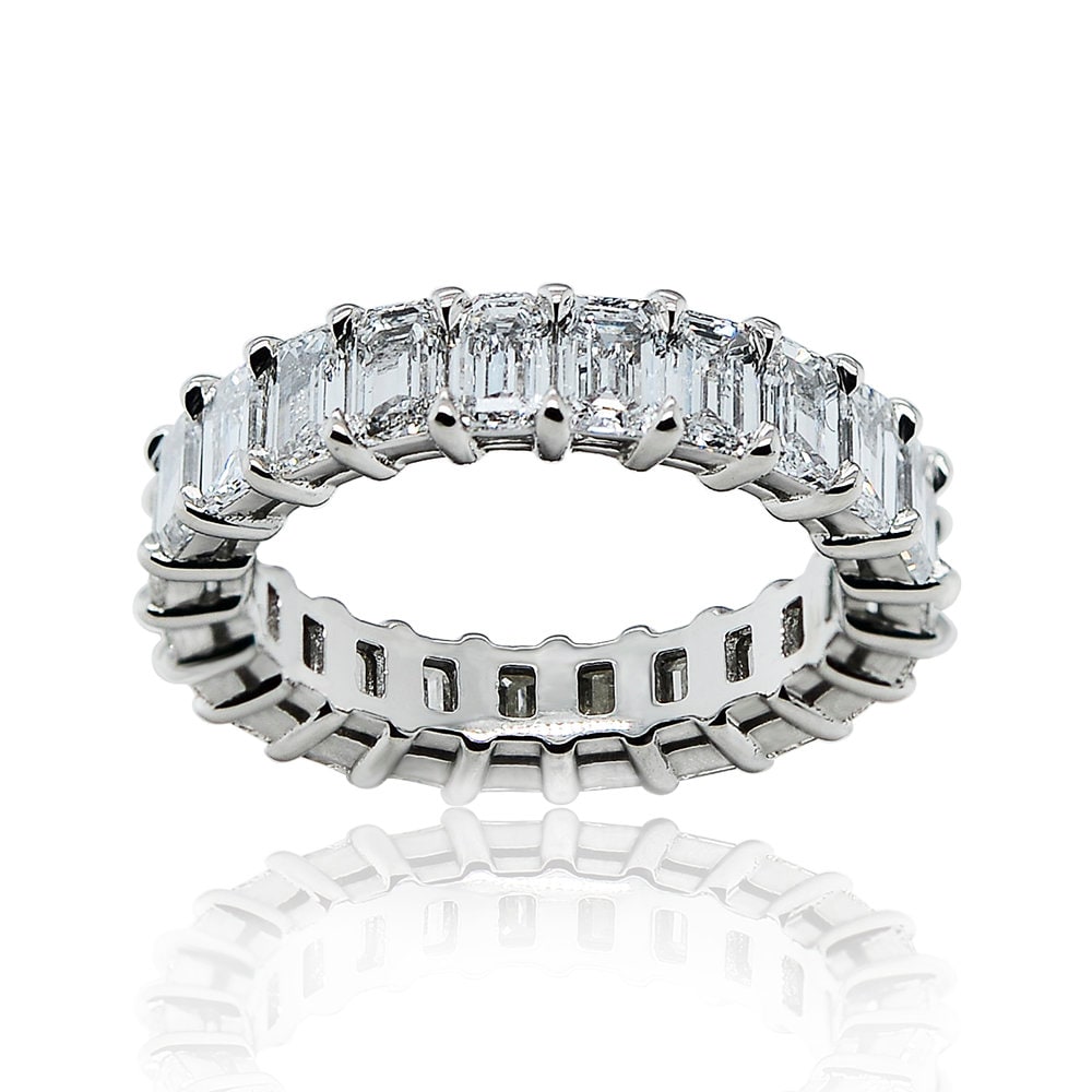 4.85 Ct. Tw. Smaragdschliff Diamant Eternity Band in Platin von AvitalandCoJewelry