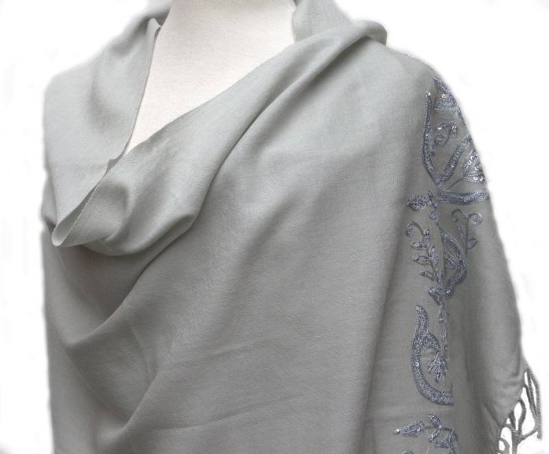 Hand Sqm Stickerei Reine Wolle Grau Pashmina Weihnachtsgeschenk von AvitoLTD