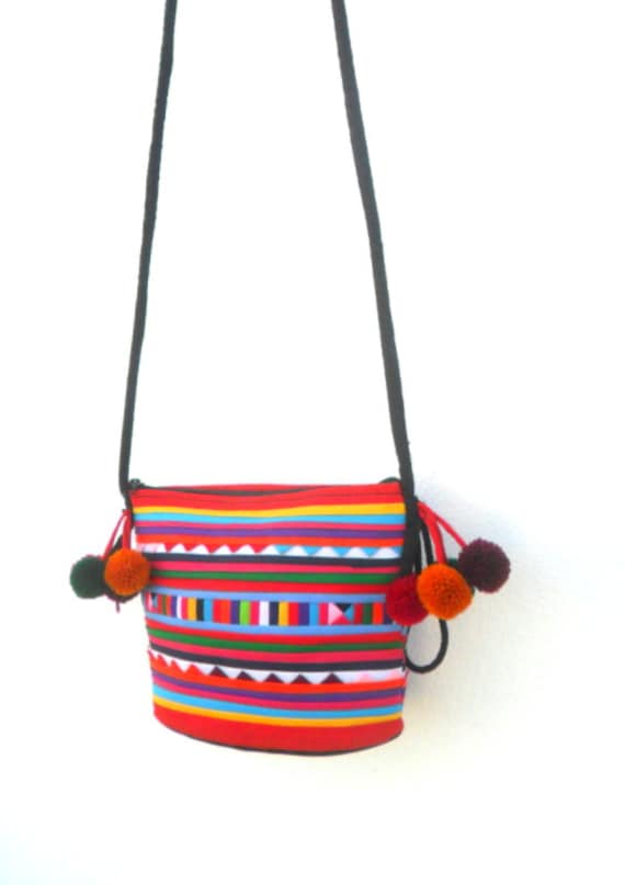 Crossbody Tasche, Boho Hobo Ethno Hippie Kunsttasche, Geldbörse, Mehrfarbige Geschenk, Pom Tasche von Avivahandmade