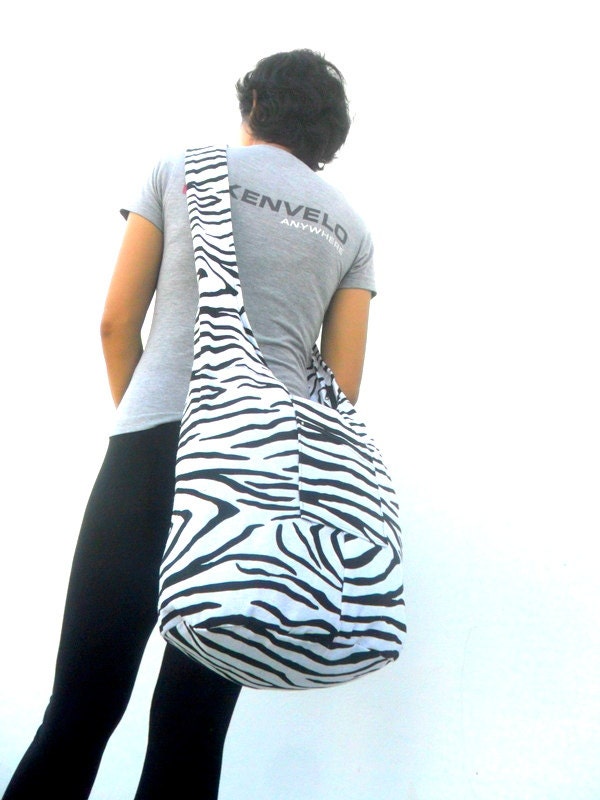Sling Bag Umhängetasche Hippie Hobo Zebra Farbe Crossbody Boho Geldbörse Schwarz Weiß Messenger Geschenk Tasche Sling Bag Umhängetasche Hippie Hobo Zebra Farbe Crossbody Boho Geldbörse Schwarz Weiß Messenger Geschenk Tasche von Avivahandmade