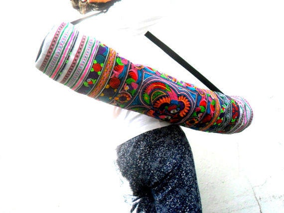 Yogamatte Tasche Yoga Sling Bag Sporttasche Pilates Mat Damen Stickerei Multi Color Geschenktasche Handgemachte von Avivahandmade