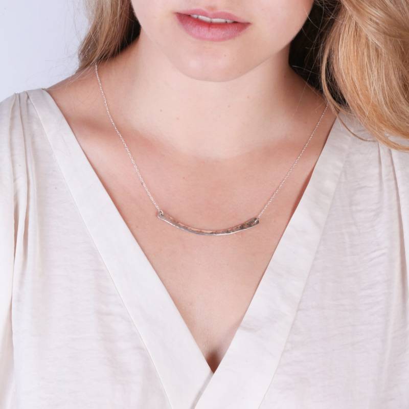 Lange Bar - Lange Halskette Mit Gehämmert Anweisung Silber 21010 von Avnis