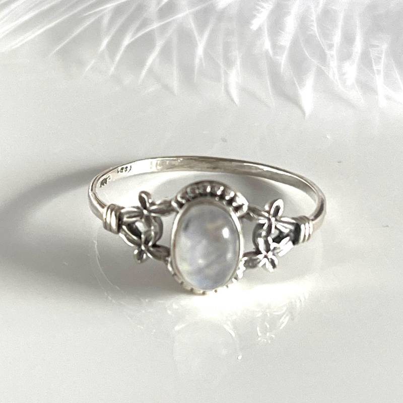 925 Mondstein Siberring Filigraner Zarter Edelsteinring in Größe 61 Solitär Damenring von AvoMirakII